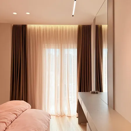 Solix Loft Center 地拉那