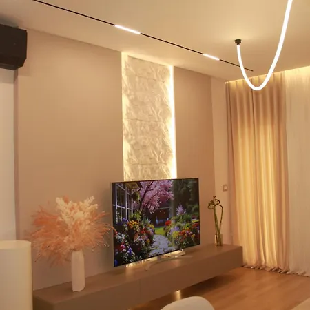Solix Loft Center Tiran